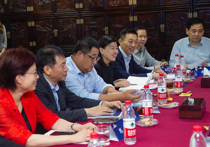 座谈会3官网.jpg